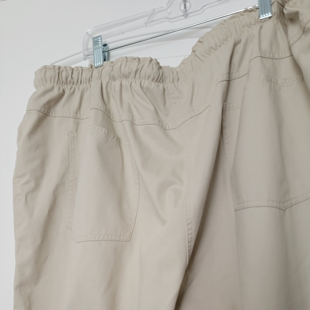 Denim and Co Beige Cropped Khaki Pants.  100% Cotton - Picture 3 of 4